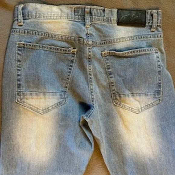 True Luck Mens Jeans Light Wash Straight Leg Distressed Faded Denim Size 30/30 - Picture 2 of 11